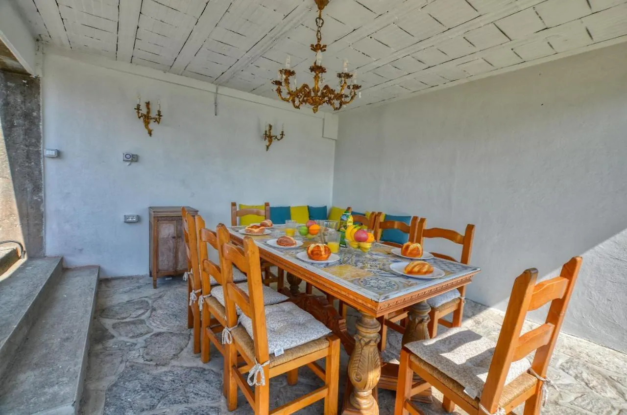 Bello Pezzo 3-Bedroom Lakeview Apartment With Shared Garden And Terrace San Siro