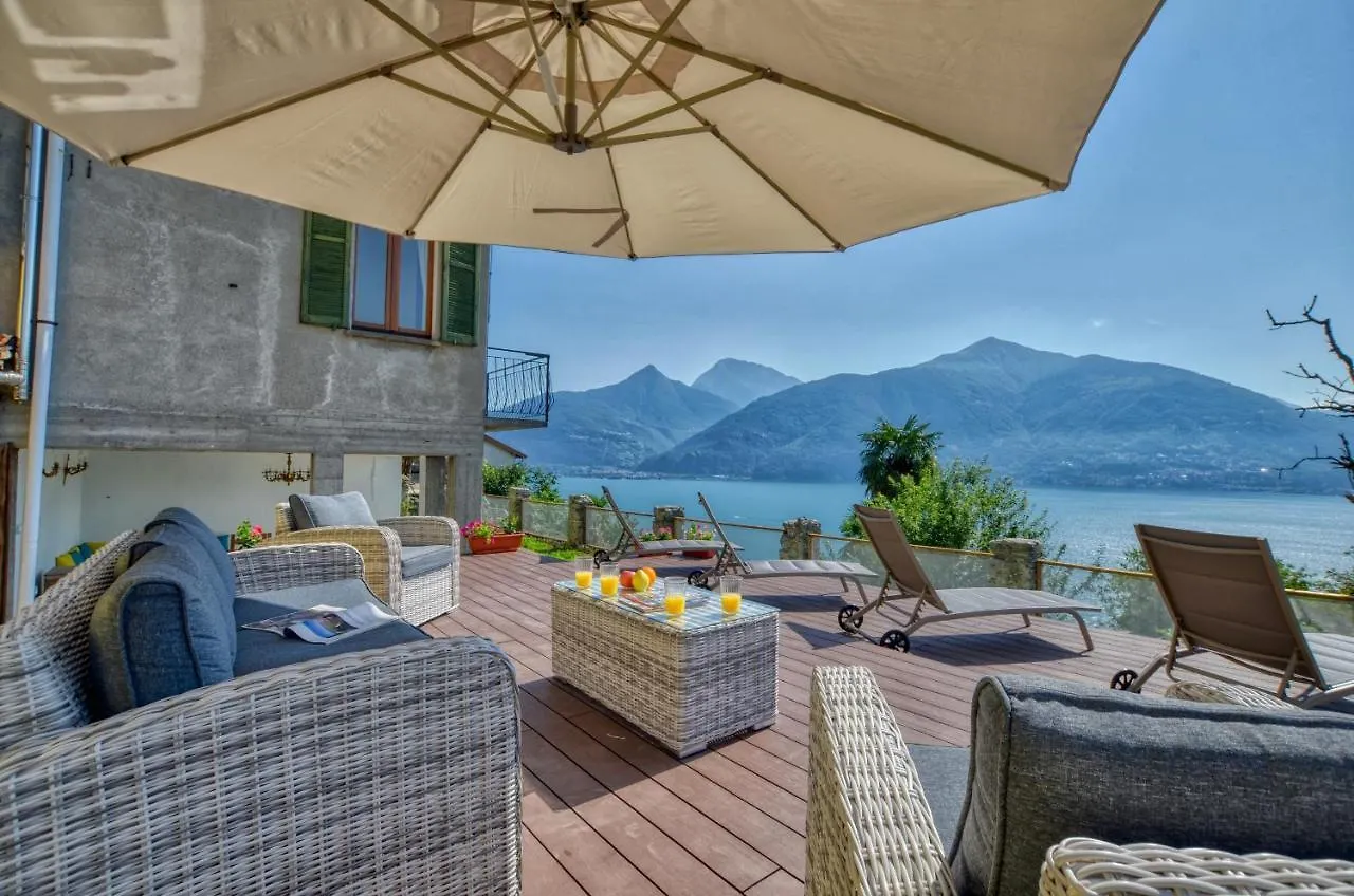 Bello Pezzo 3-Bedroom Lakeview Apartment With Shared Garden And Terrace San Siro  Italy