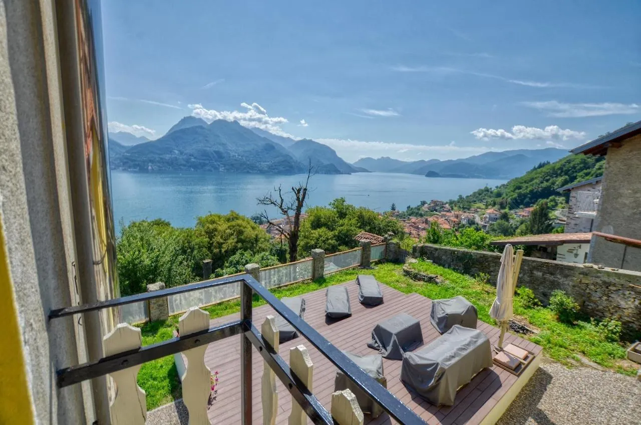 Bello Pezzo 3-Bedroom Lakeview Apartment With Shared Garden And Terrace San Siro  Italy